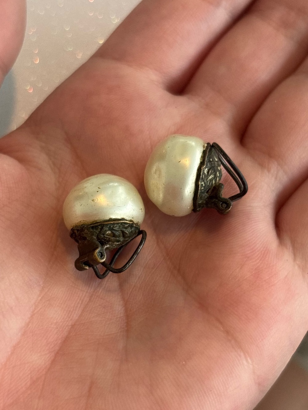Vintage Interesting Pearl Clip Earrings